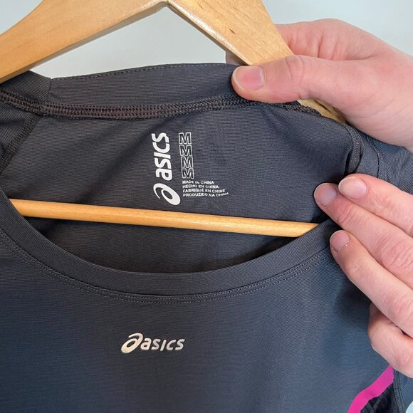 Asics. T-Shirt. Black/ Dark Grey/ Hot Pink Accent. Size Medium. Womens. - Picture 5 of 6